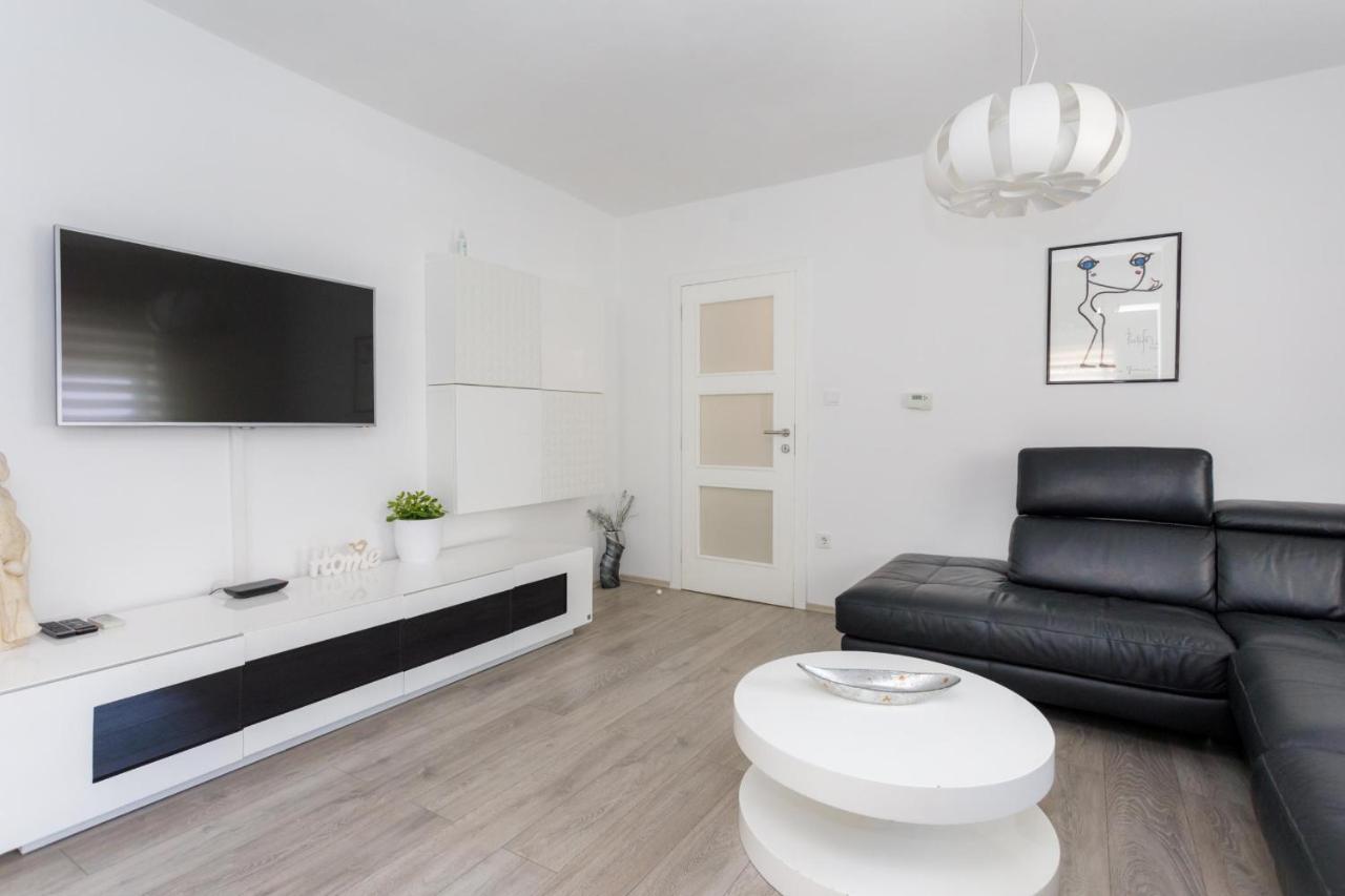 Apartman Laura Krk Town Dış mekan fotoğraf