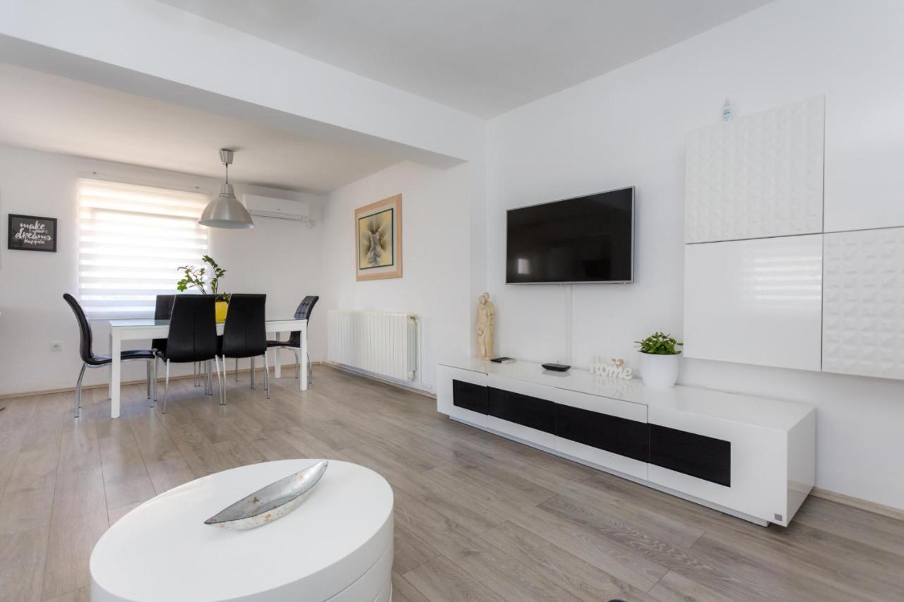 Apartman Laura Krk Town Dış mekan fotoğraf