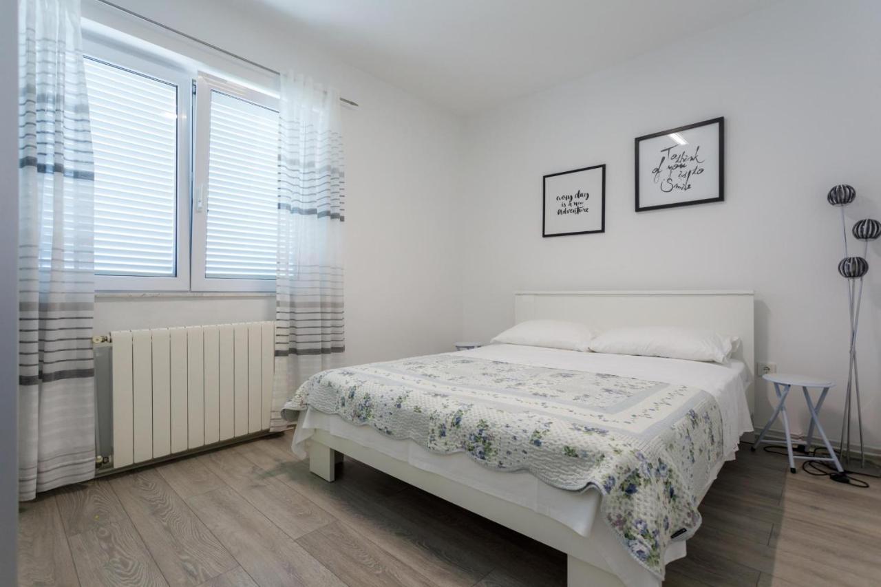 Apartman Laura Krk Town Dış mekan fotoğraf